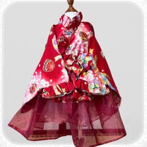 【3-4歳向け】華やかレッド♪ チュール＆リボンの着物ドレス（110cm）【Hare.dress-KI】