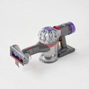 ダイソン/Dyson V8 Focus Clean HH15 (S03)　パワフルに稼働するハンディクリーナー