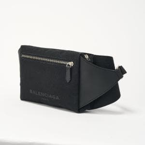 バレンシアガ/BALENCIAGA ボディバッグ ブラック 433625　定番の形が使いやすいボディバッグ