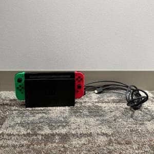 任天堂/ニンテンドー Nintendo Switch スプラトゥーン2モデル(本体のみ）【SARA】